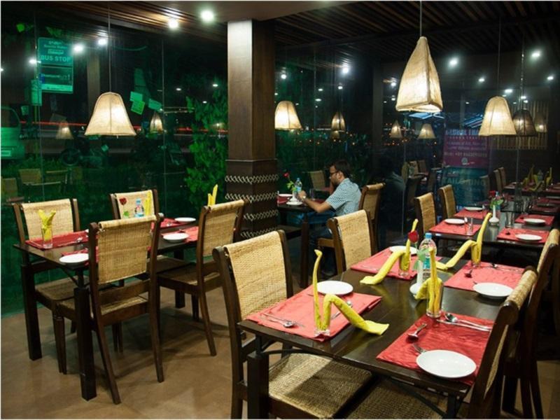 Hotel Blue Chip Kochi Exterior foto